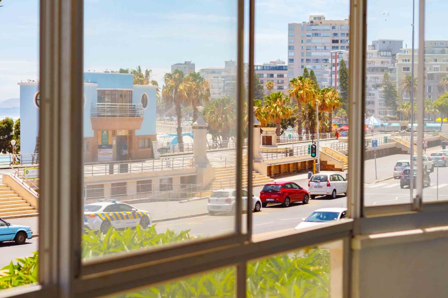 To Let 2 Bedroom Property for Rent in Sea Point Western Cape